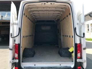 Volkswagen Crafter - skříňový vůz 