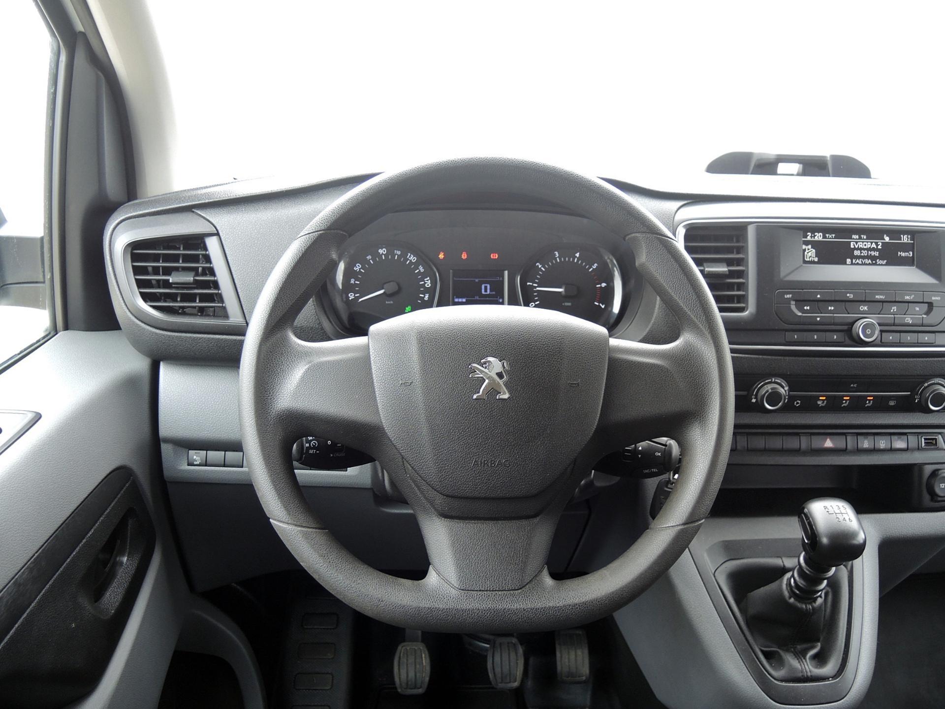 Peugeot Traveller
