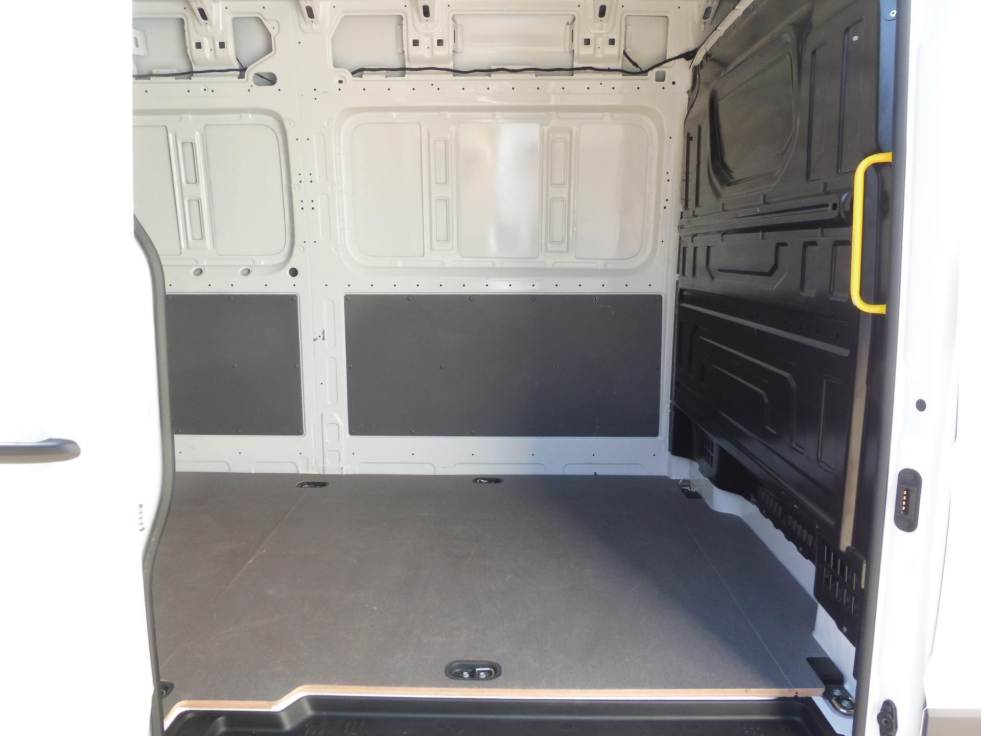 Volkswagen Crafter - skříňový vůz 