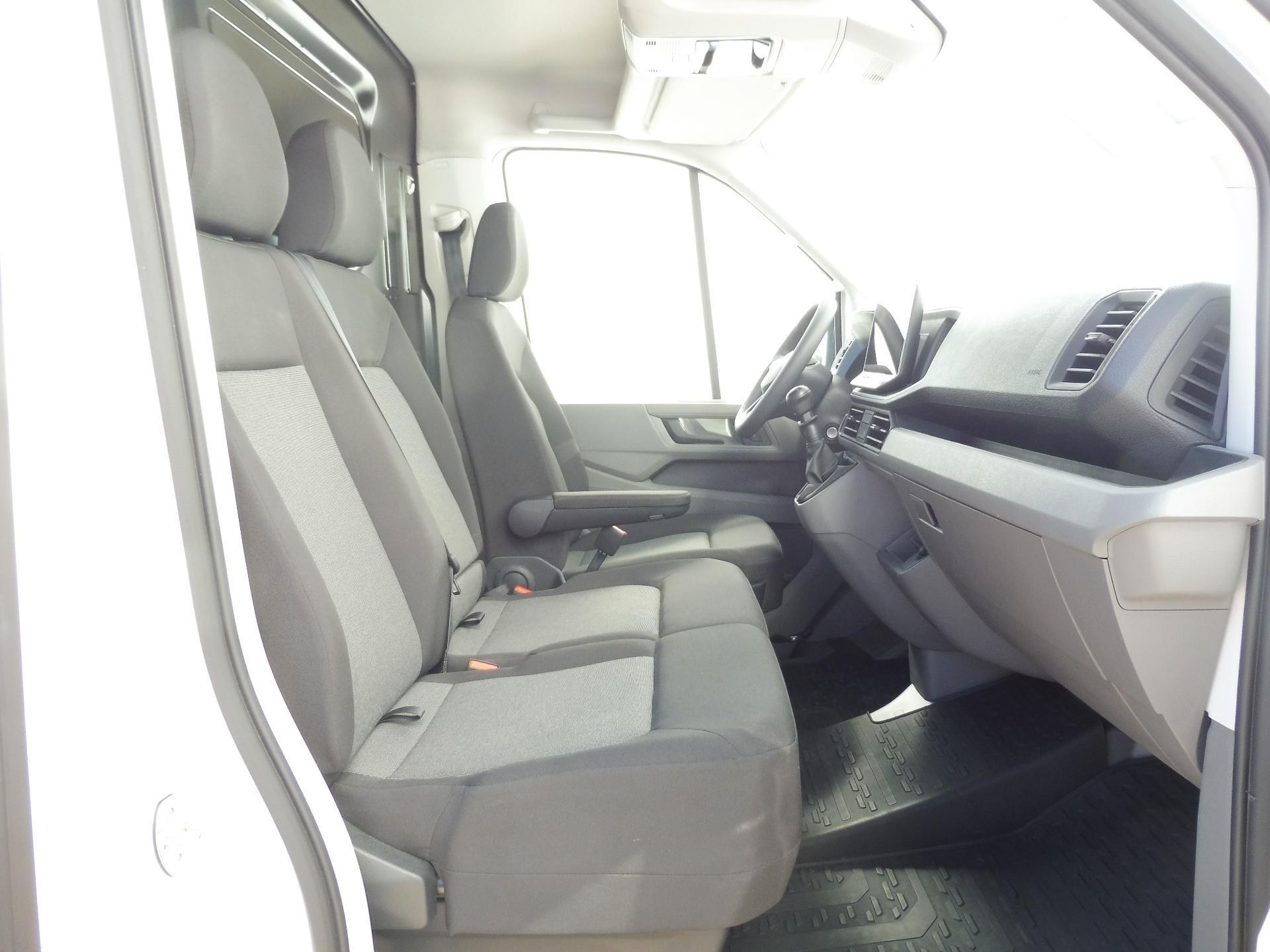 Volkswagen Crafter - skříňový vůz 