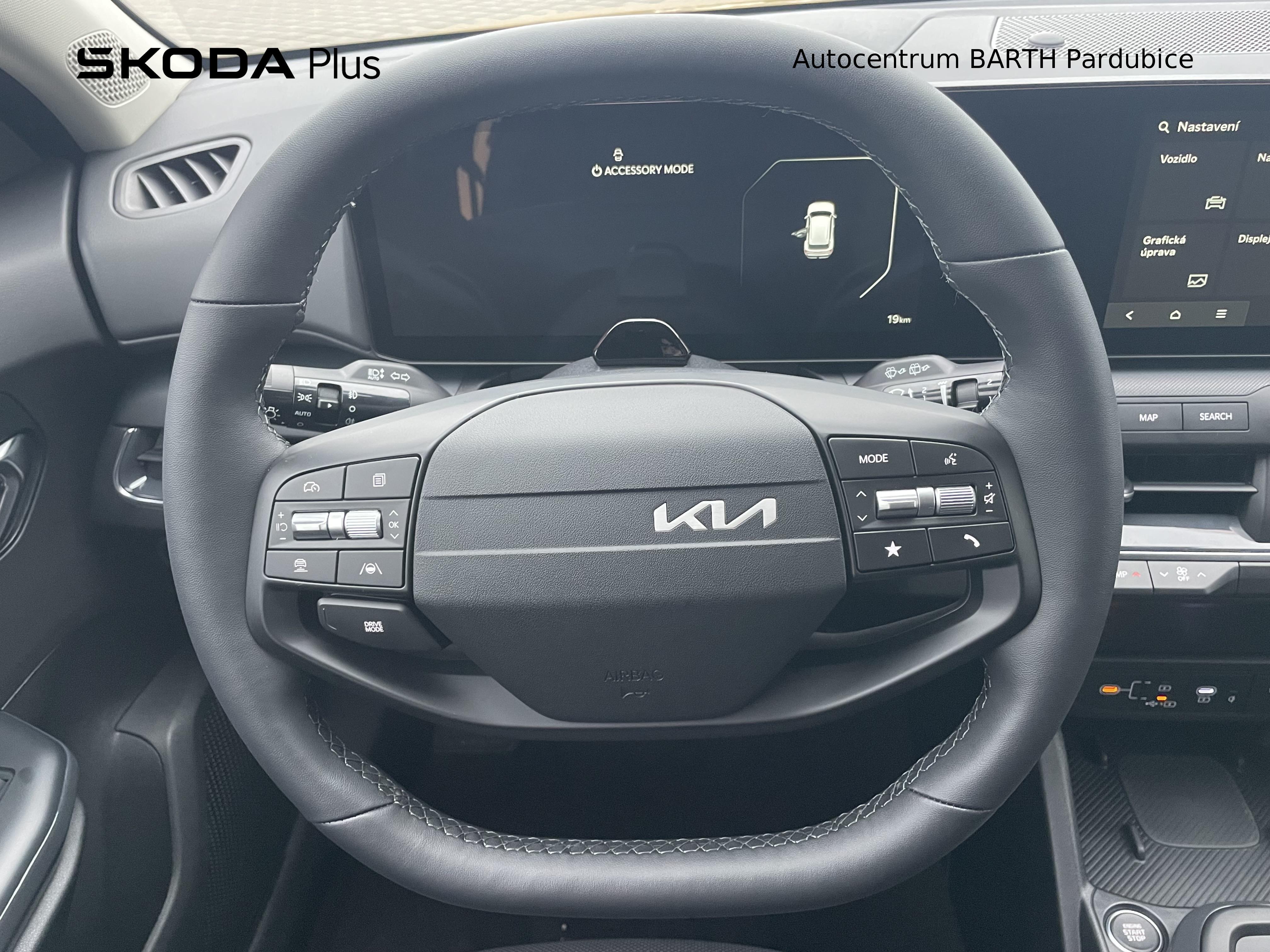 Kia K4