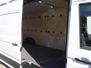 Volkswagen Crafter - skříňový vůz 