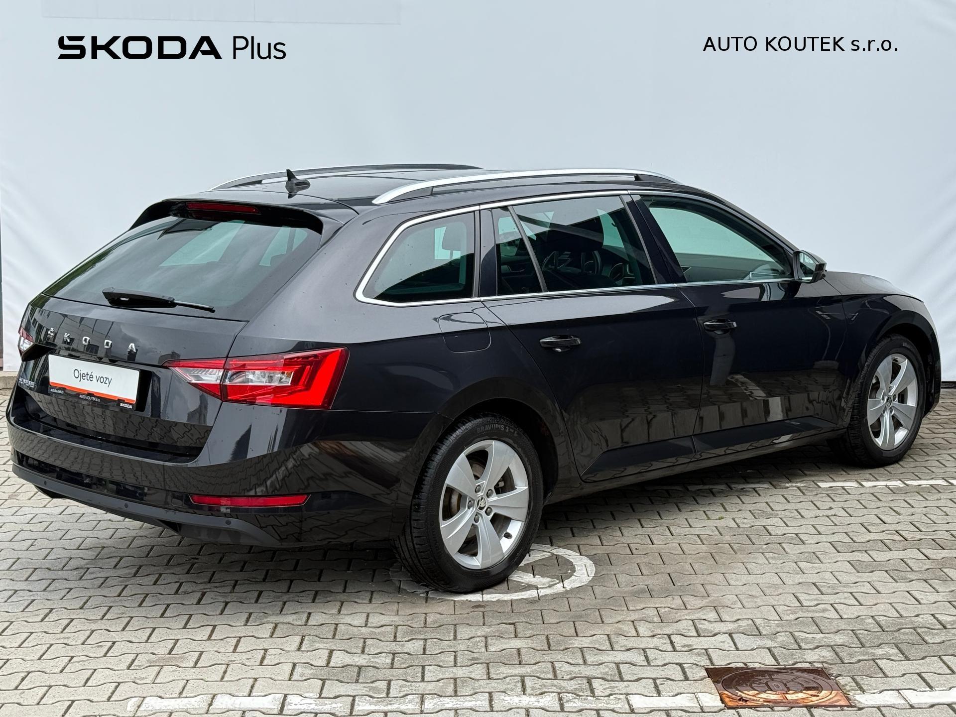 Škoda Superb