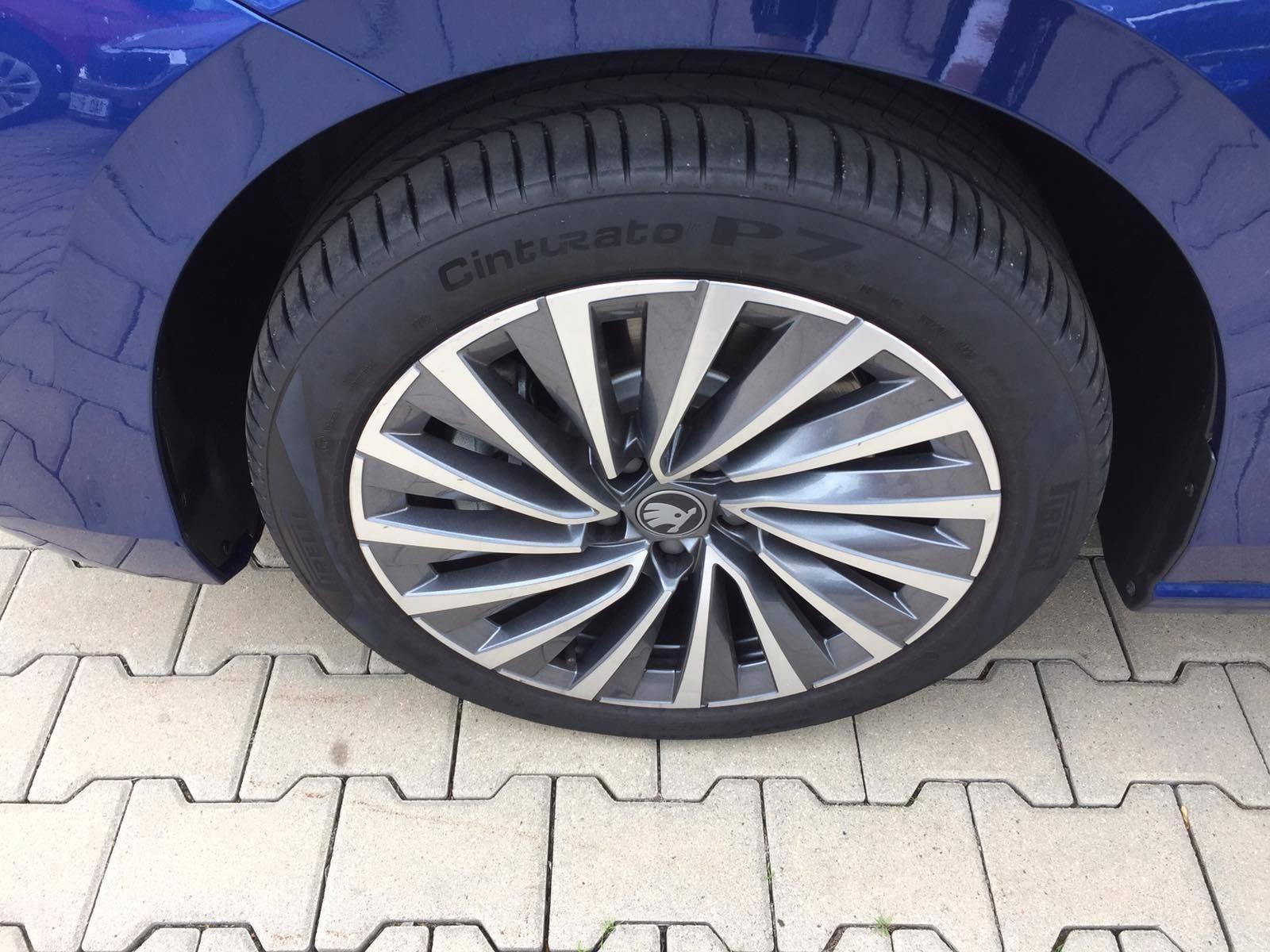 Škoda Superb