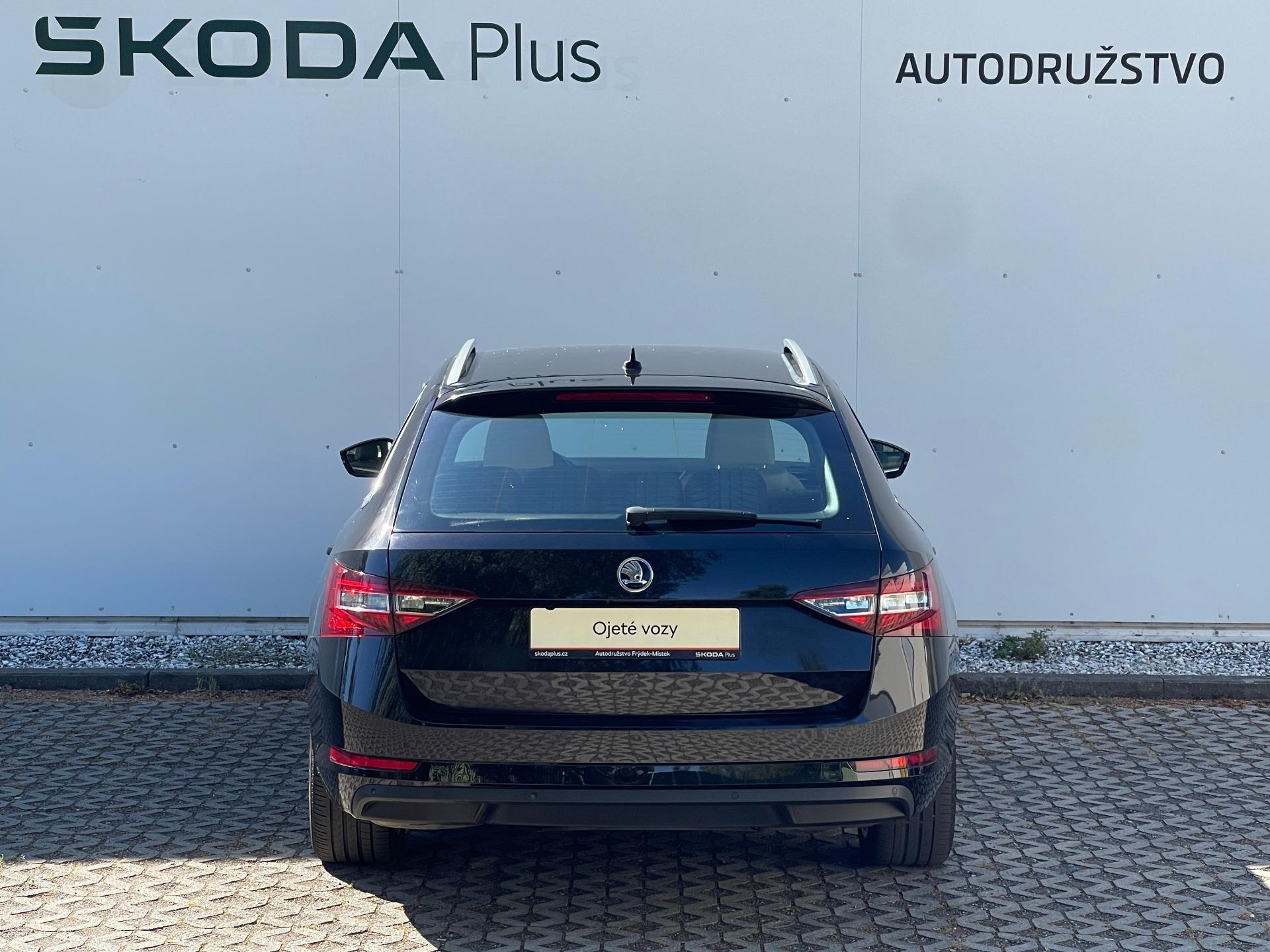 Škoda Superb