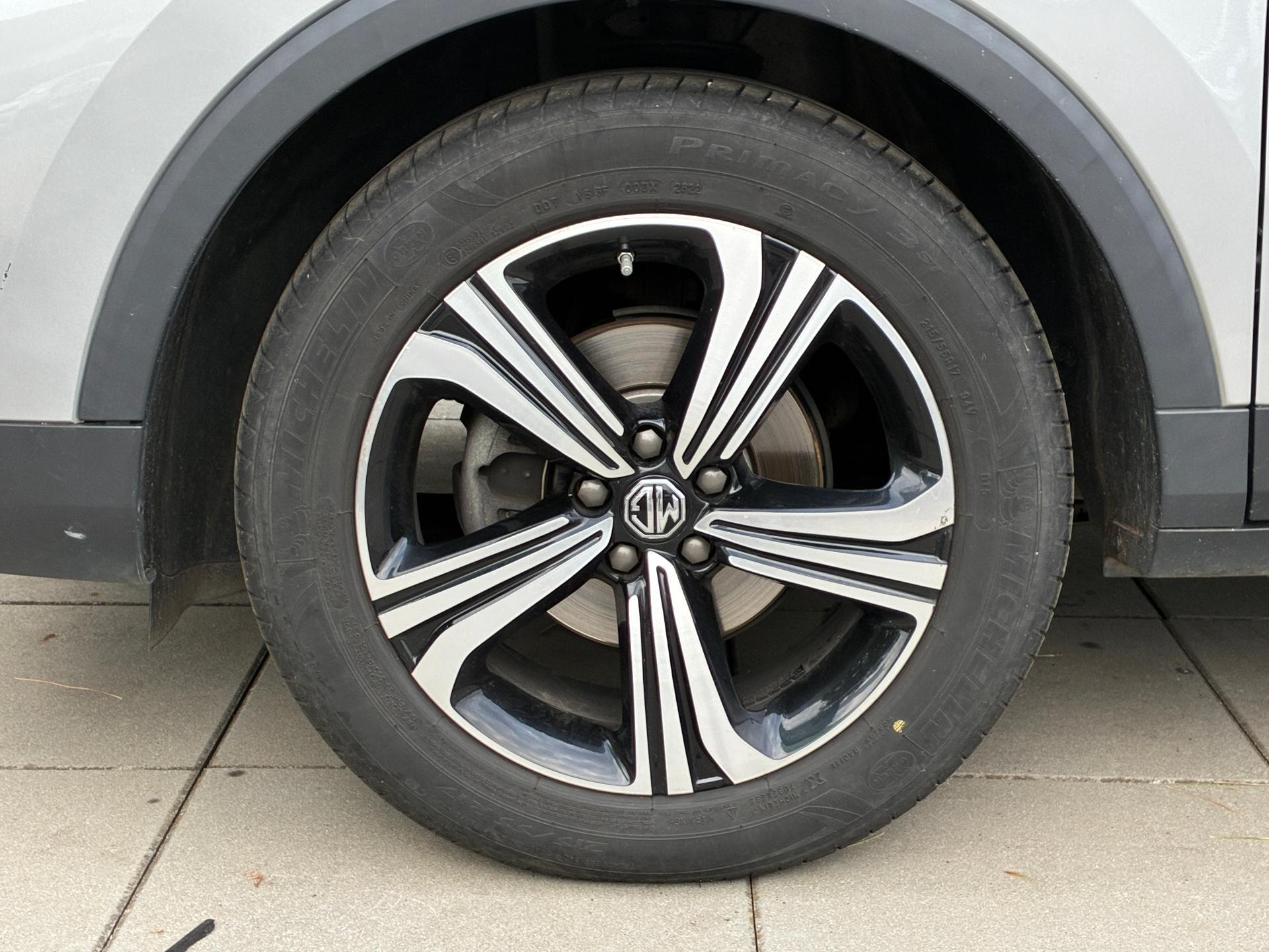 MG ZS