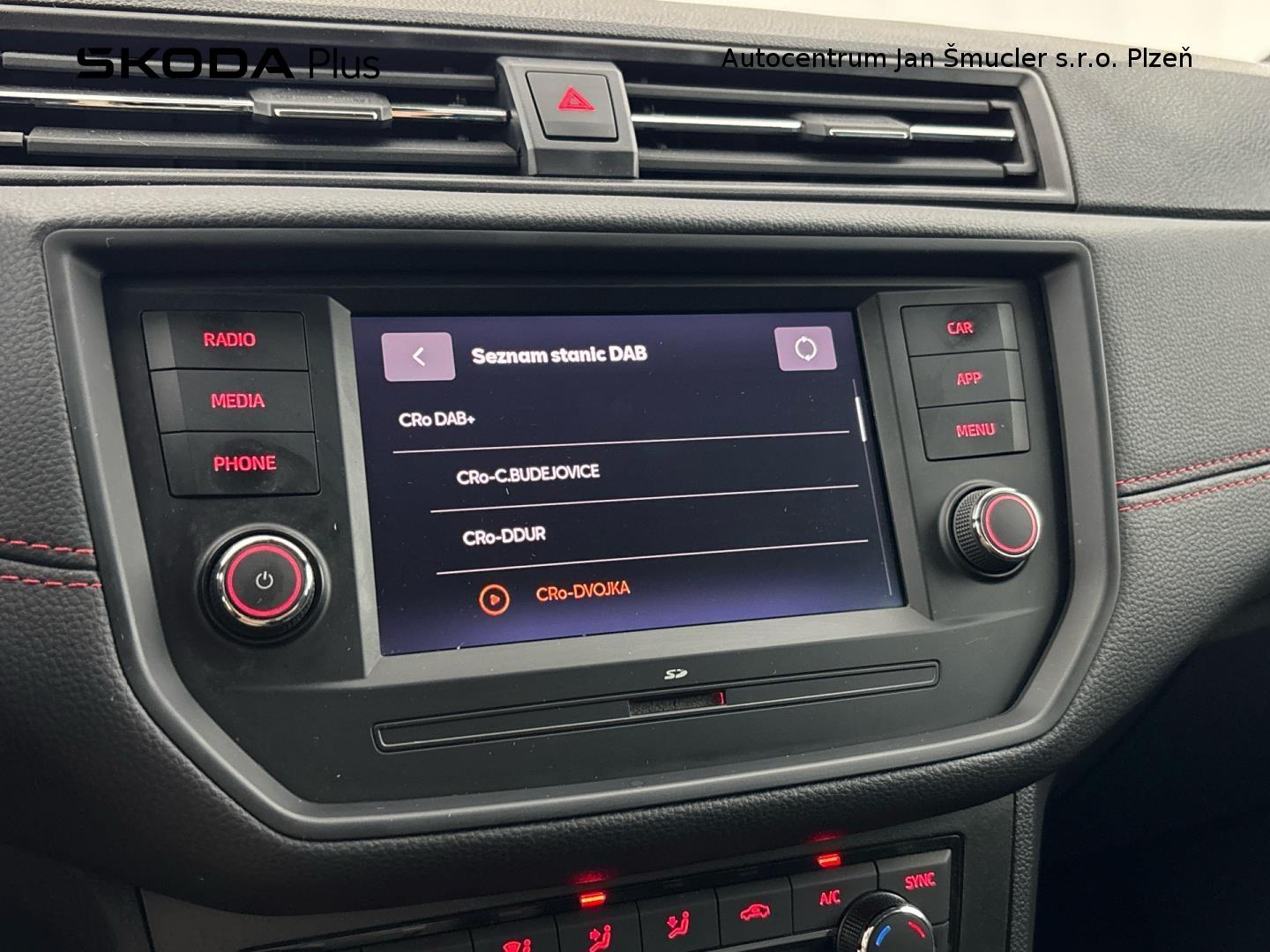 Seat Arona