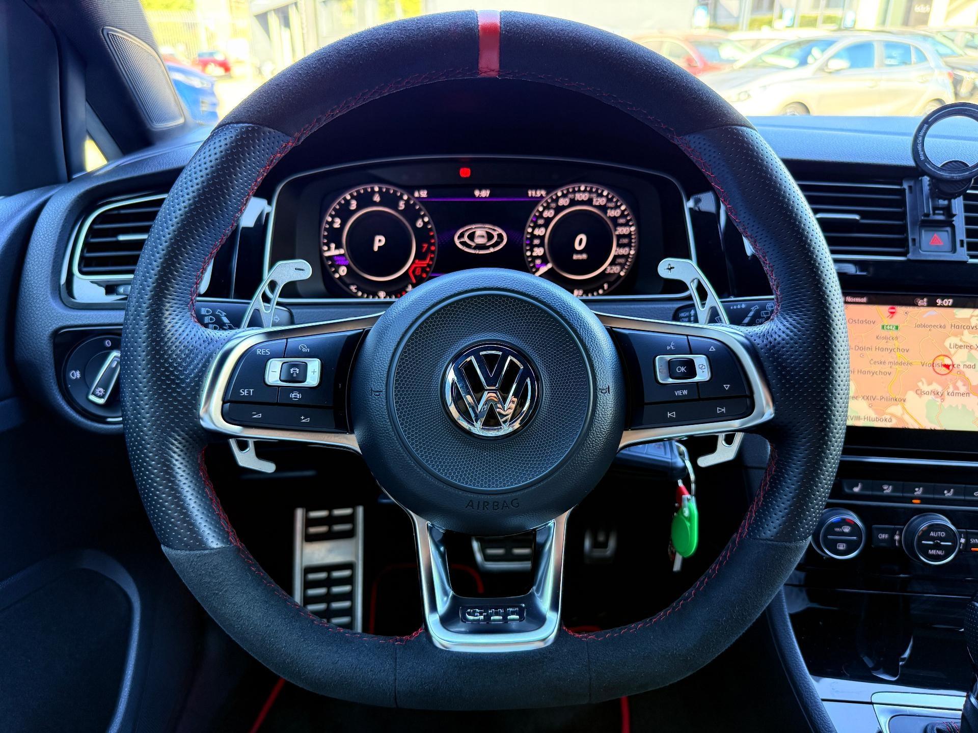 Volkswagen Golf GTI