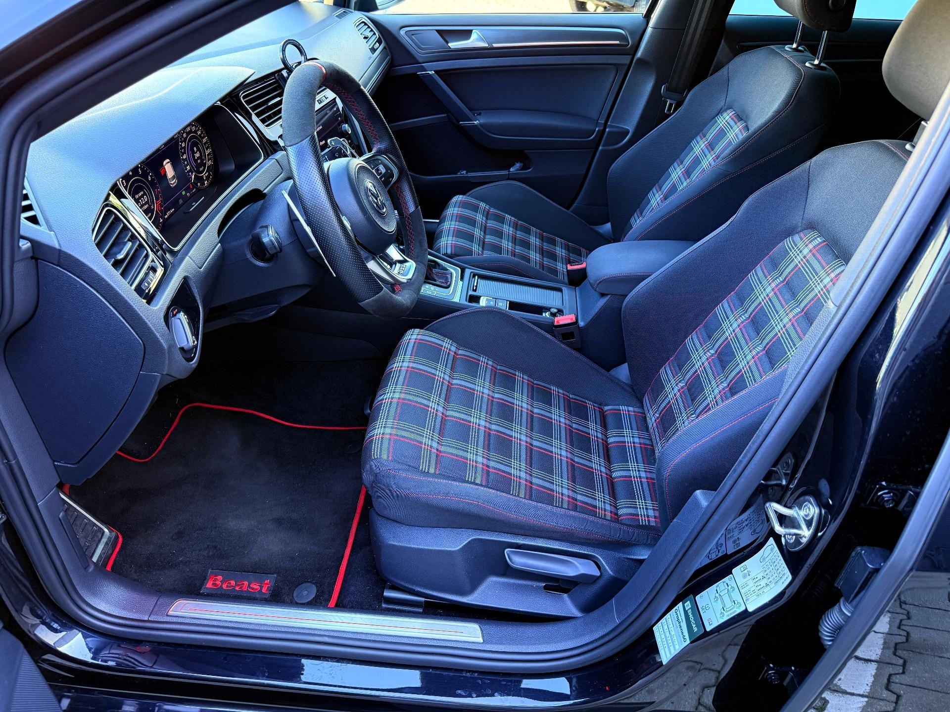Volkswagen Golf GTI