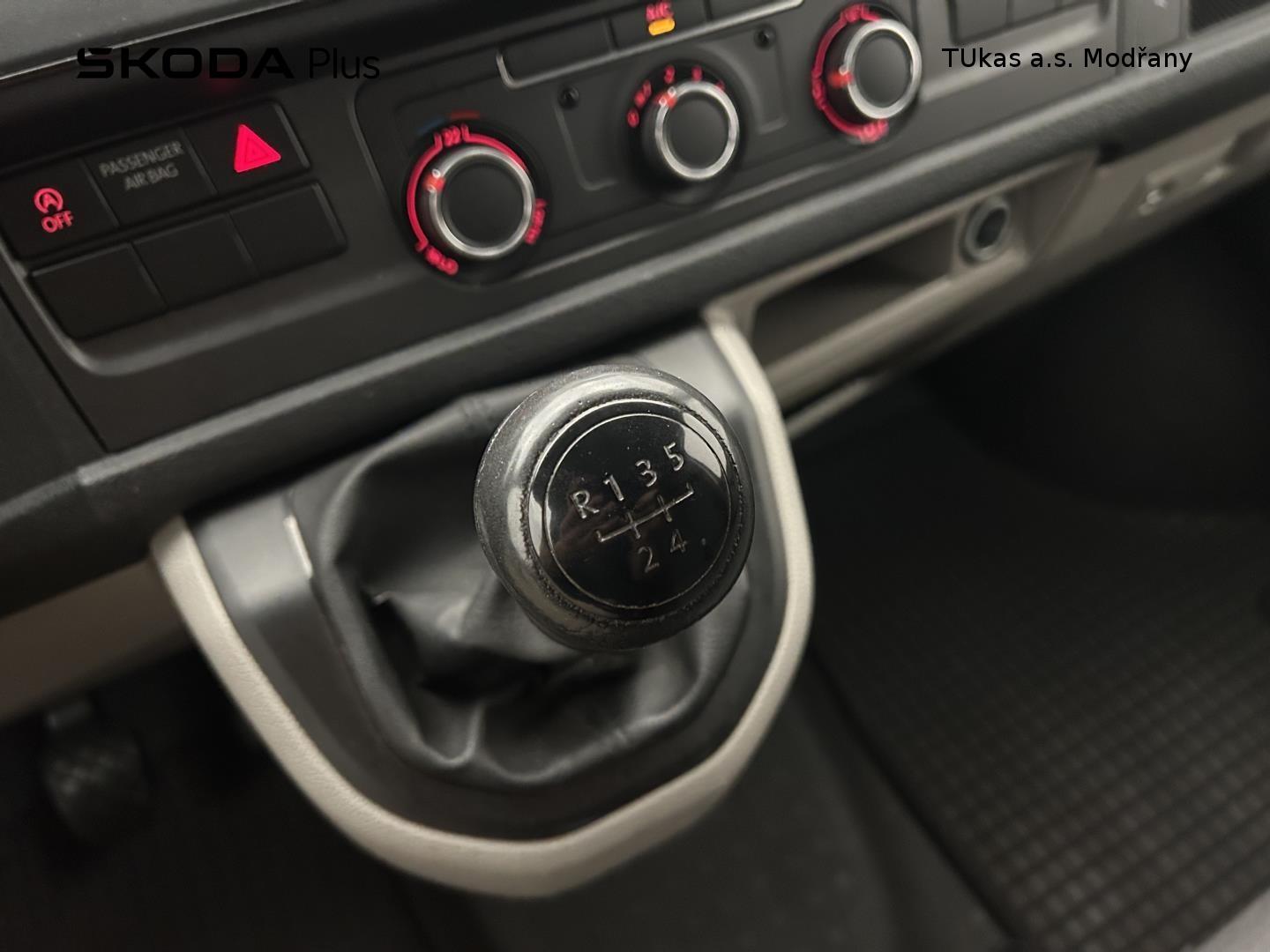 Volkswagen Transporter - skříňový vůz 
