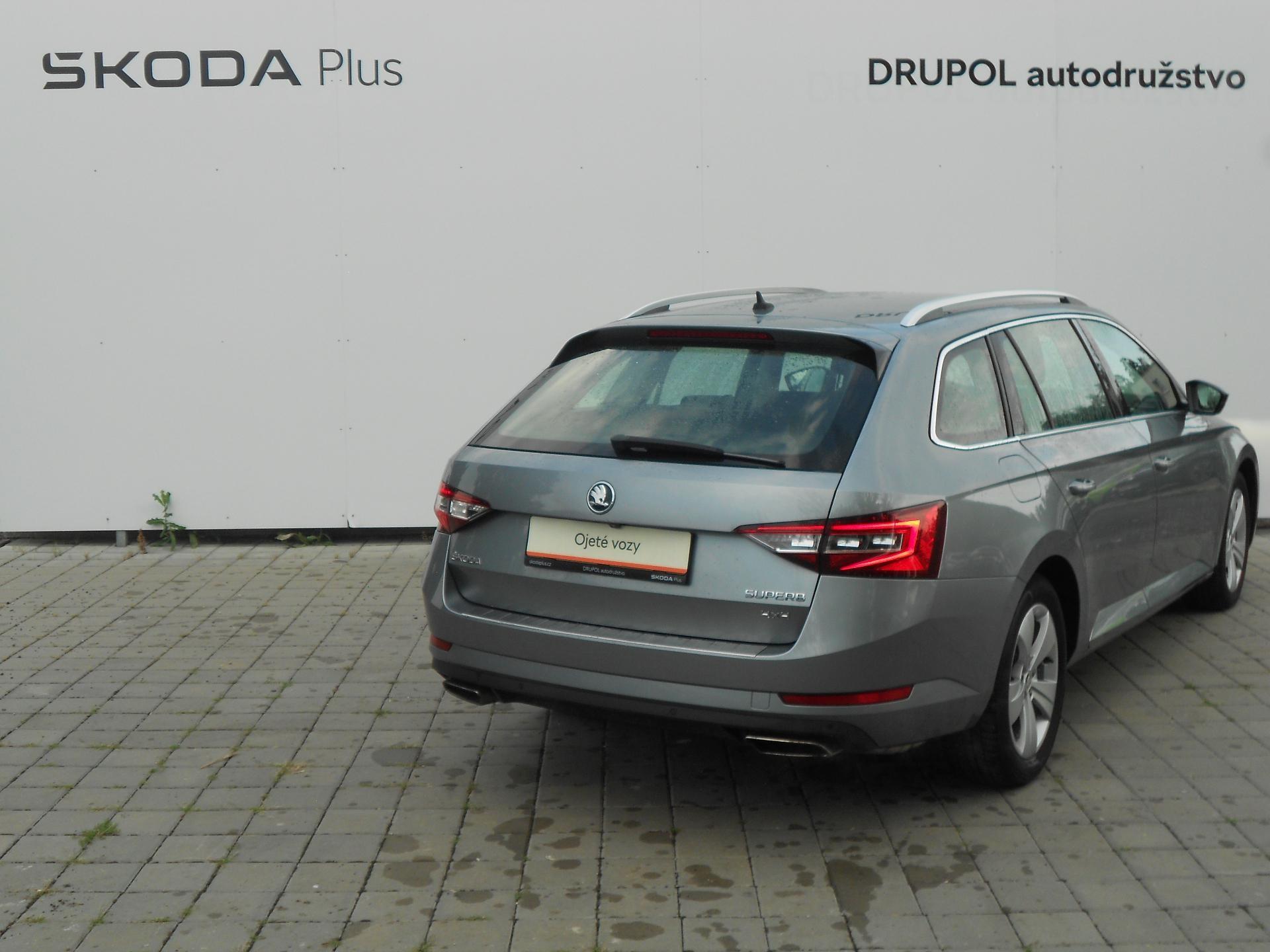 Škoda Superb