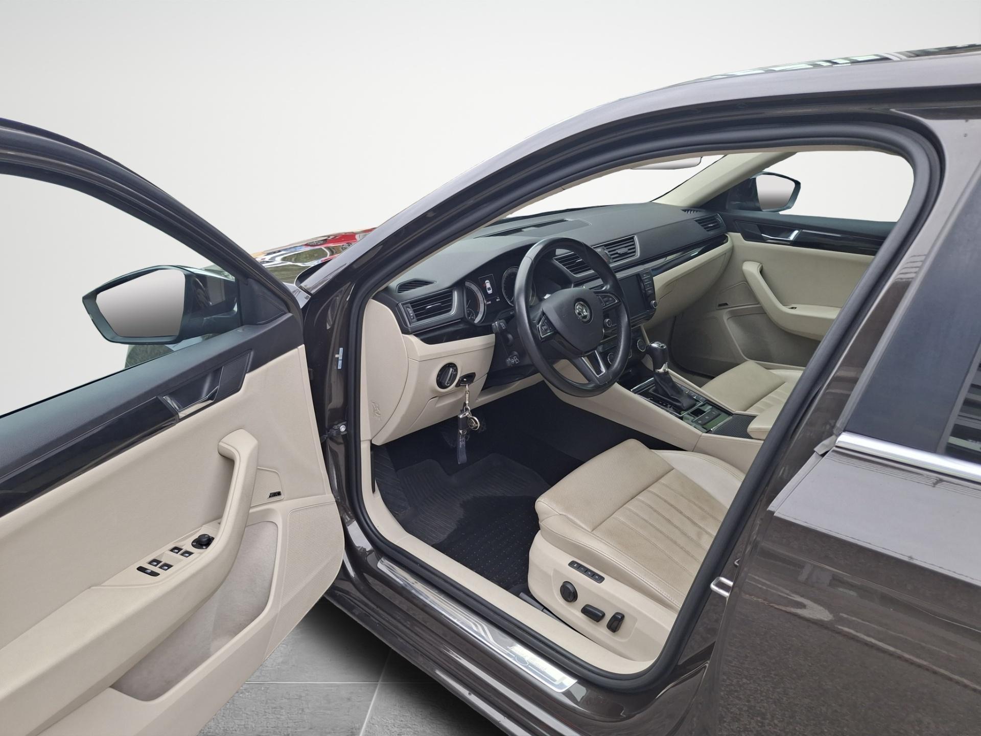 Škoda Superb